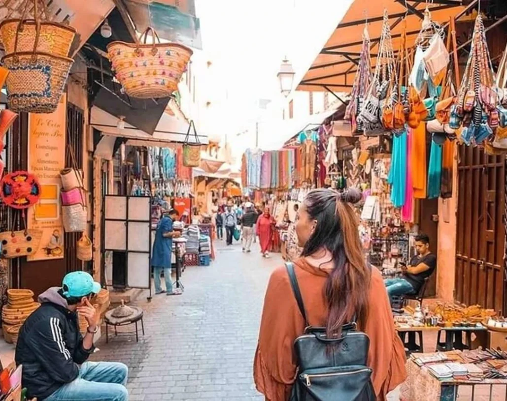 wander in the souk of Essaouira